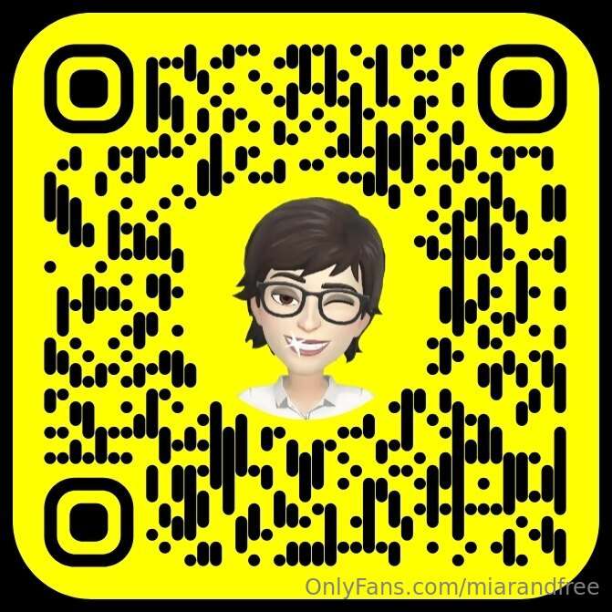 Did you guys know I also offer a free Snapchat? 👻https://www..