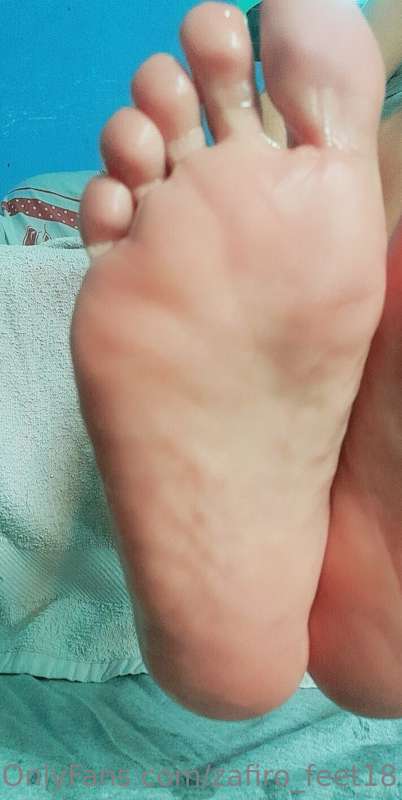 zafiro_feet18