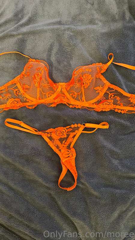 €50,- 1 dag dragen exclusief verzending
€50,- 1 day wear exc..