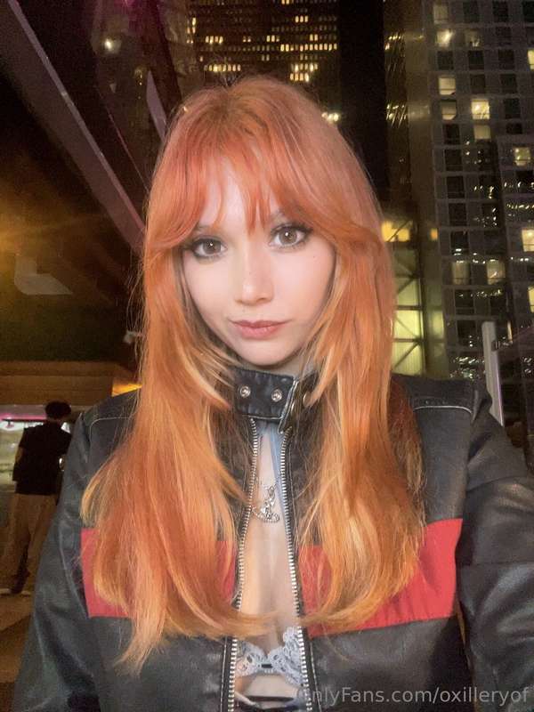 you know what they say about girls with big eyes..<3