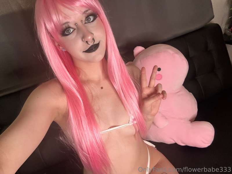 i can be your e-girlfriend :3