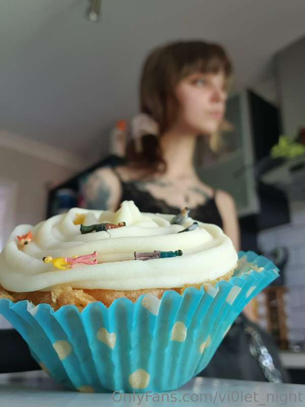My favourite cupcake topping 😋