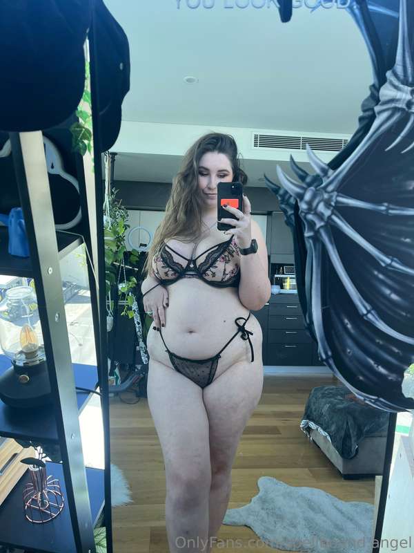 Curves in all the right places 😋