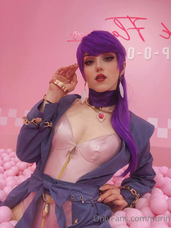 Do you want some more mommy Evelynn selfies? 💦💦