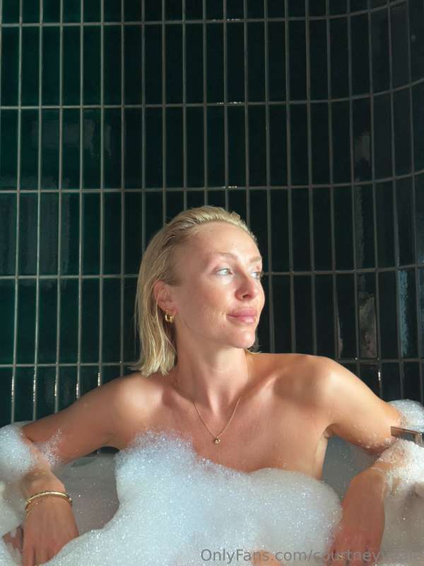 courtneyveale