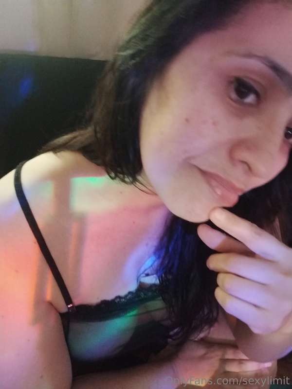 Hi honey...do you want to play?😏🔥