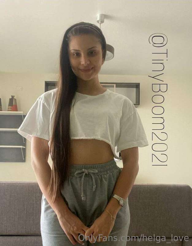 @TinyBoom2021
@TinyBoom2021
Angel face 😇, bitch mind 😈

With..