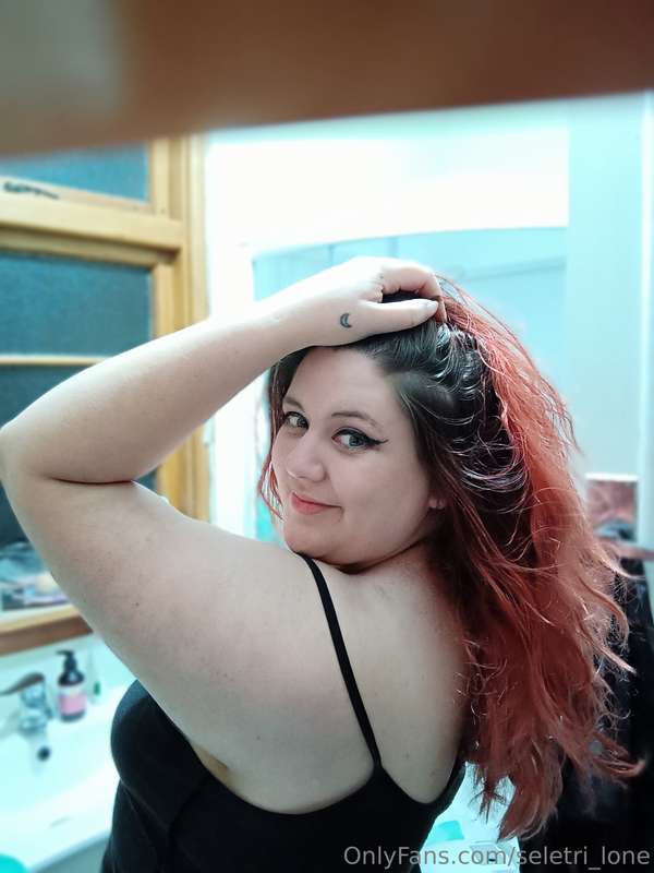 Have some raw unedited phone selfies cos I do not have the m..