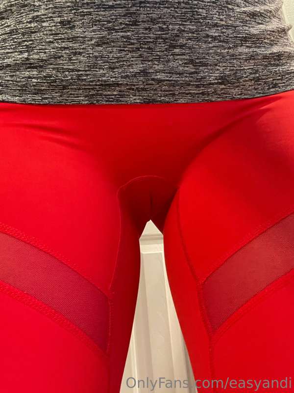 Some good camel toe goin on