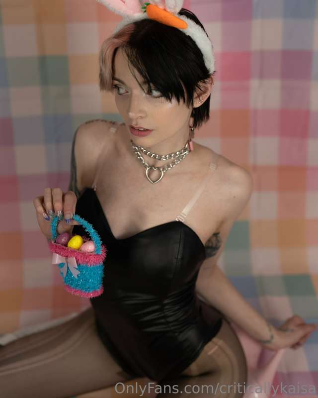 criticallykaisa image #4