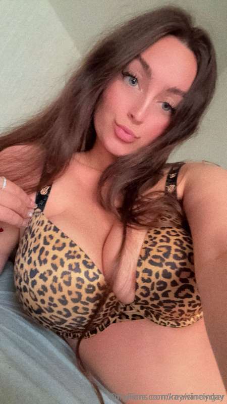 Go say Hi to @kaywineinger 😍 She has the BEST boobs online a..