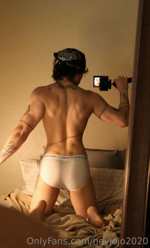 Backshots 😈 how's it looking back there? 😝

and yes, pun int..
