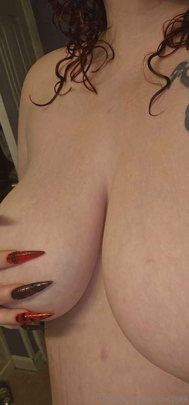 Go check out my uncensored content @krism1989