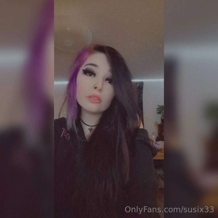 How is everyone doing?😋💕 who wants to chat a little? I'm kin..