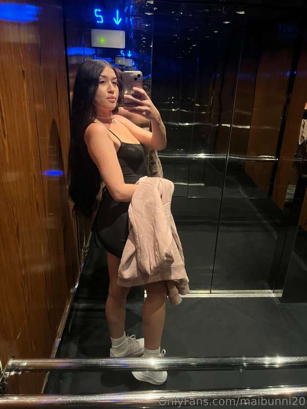 Would you take me out on a date 😏