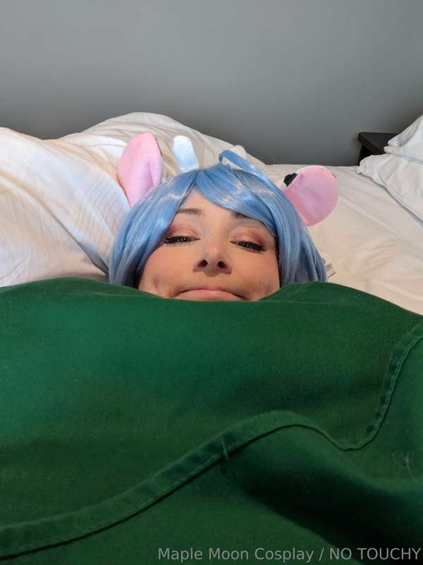 I showed you my apron-boobs 
Please respond
(cow set coming ..