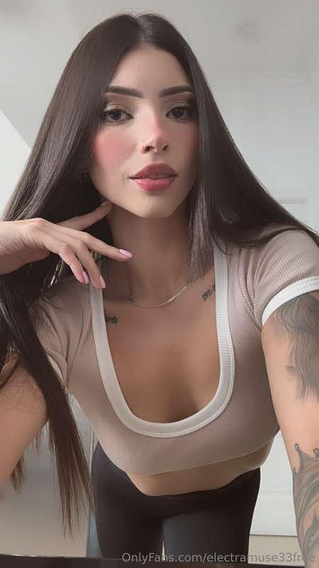 Estoy aburrida hablamos?🤭