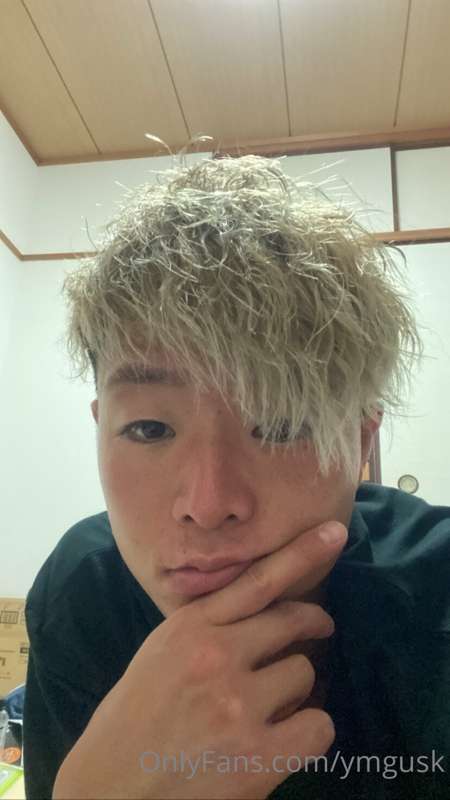 みなさんこんばんは🌃

ずーっと部屋の掃除が苦手な私でございます。
部屋が綺麗な方が思考が整理されやすいそうですね！

..