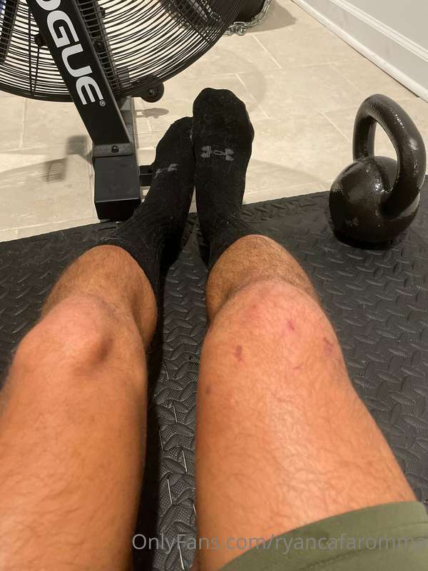 For those who missed my Live stream, I tore my ACL in my rig..