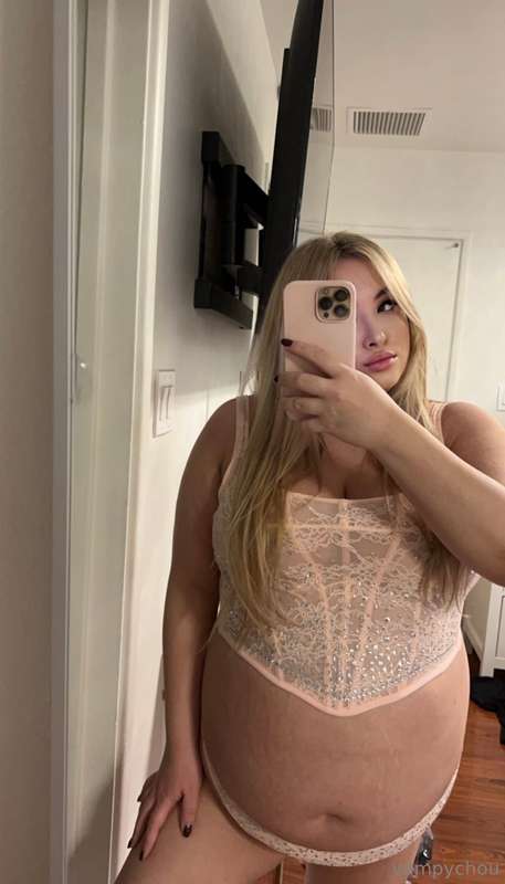 idk who needs to hear this, but im horny and ready to sext😏