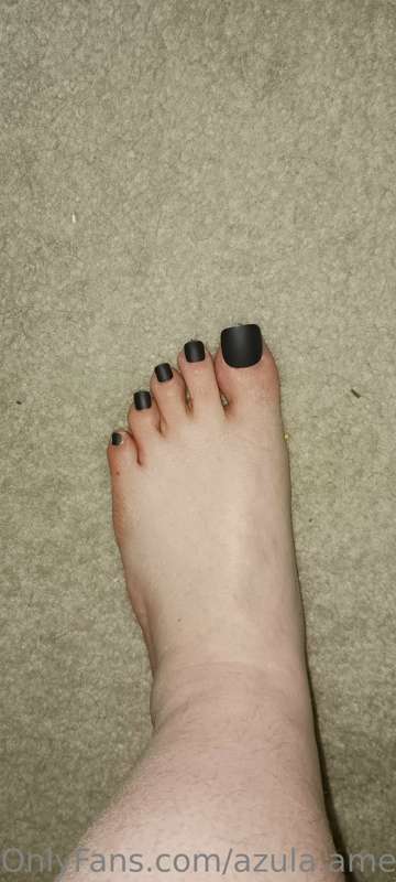 Decided to give press on nails a try. This solution is tempo..
