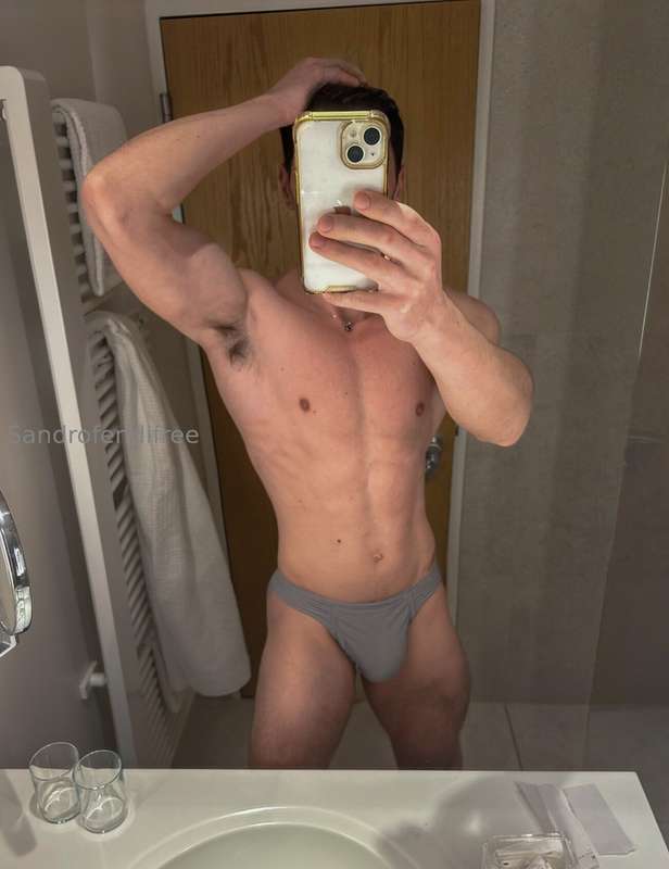 Squeaky clean before the bedtime 😏