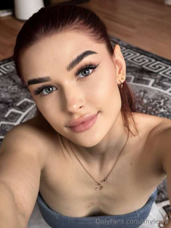 SEXY BAE @cutie_alice IS CRAZY NYMPHOMANIAC🤤 SHE LOVES TO PL..