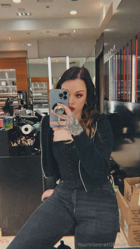 yourinternetghoulfriend