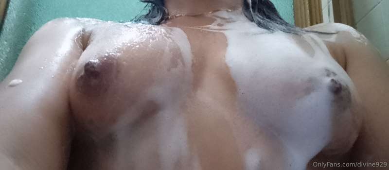 A foamy and relaxing bath ❤️