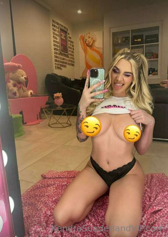 Photo 221 of Kendra Sunderland on Tocromo