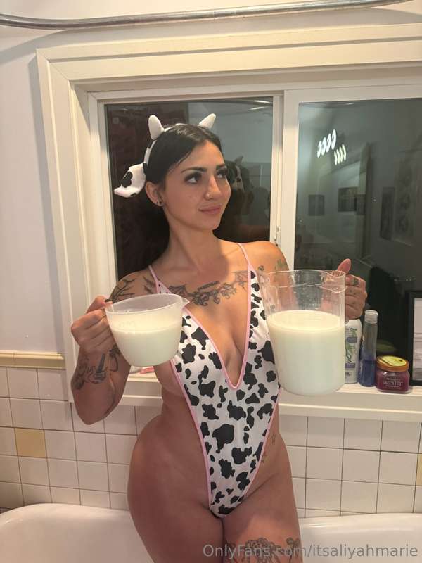 do you like my milk jugs?? 😋