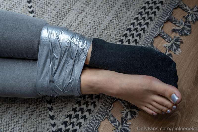 Guess where is the second sock🤨