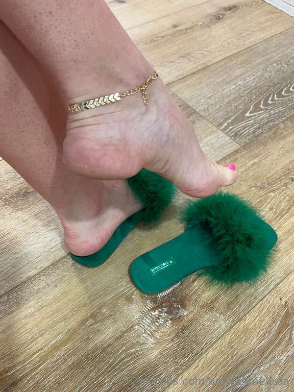 Lucky Green Slipper Dangling Set Part 1. High Arch Lovers On..