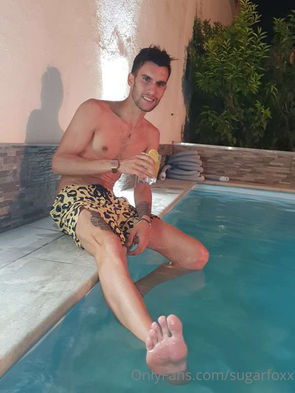Do you like my new cheetah clothes? I feel so sexy wearing t..