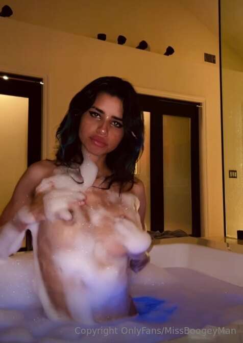 ***I bet you want to taste my soapy holes!*** 🧼🥵