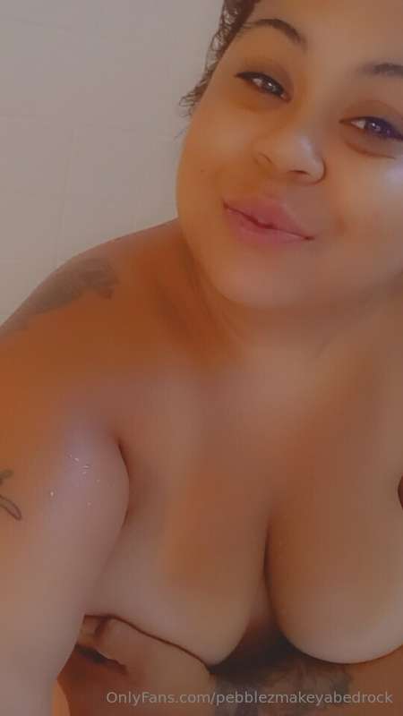 pebblezmakeyabedrock