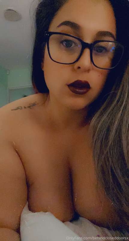 Do you think glasses suit me? 🤓😜