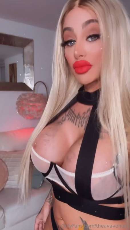 Do You All Like The Red Lip? 