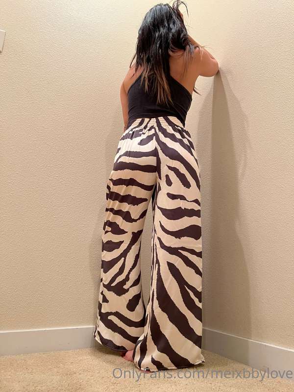 who wants to push me up against this wall in these new pants..