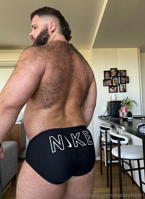 Who likes speedos?