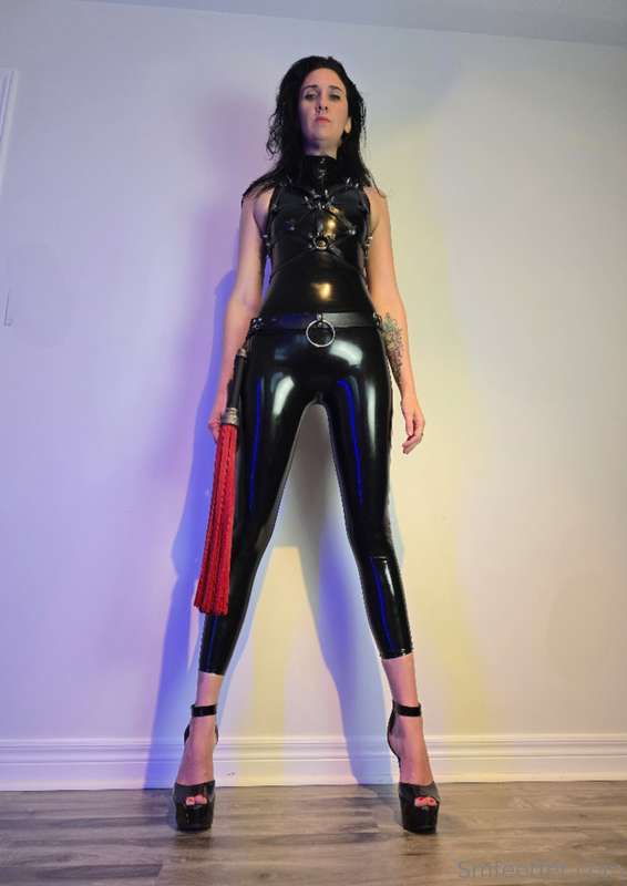 smgiantess image #1