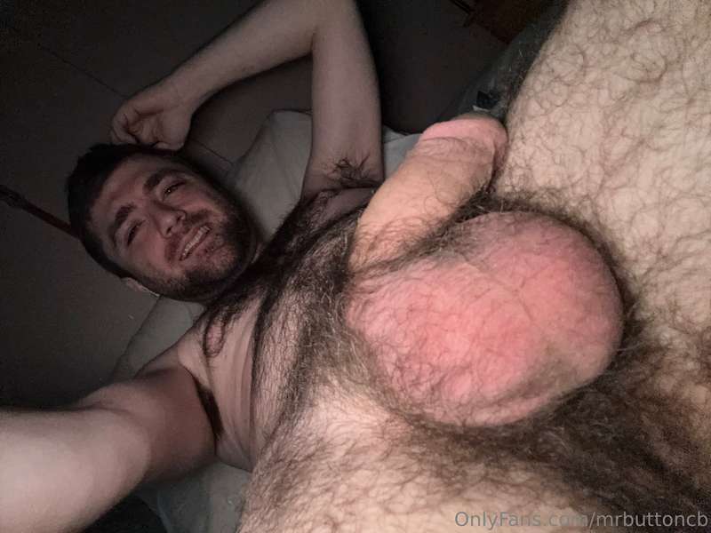 Was so horny hanging out in bed this morning 