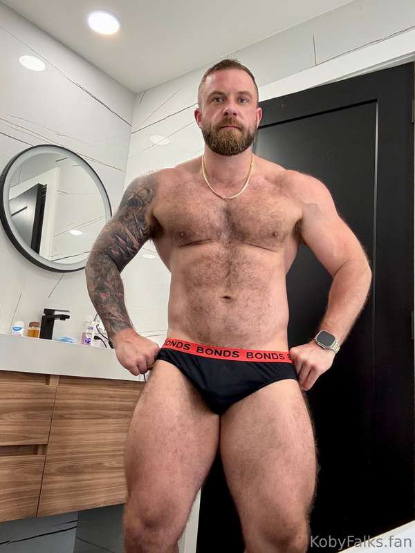 Swipe If You Like ‘Em Thick & Tatted 🖤