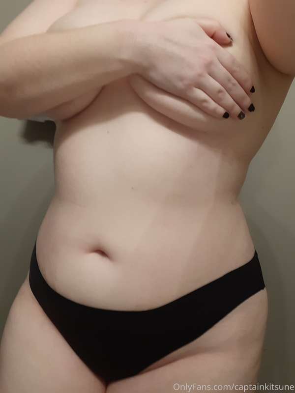 Good ole fashion hand bra to start off the day 🥰