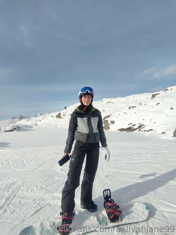 Would you come snow boarding with me ? 😘