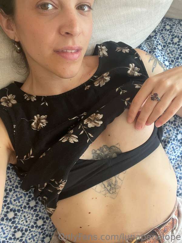 Cross your fingers for me, finally scheduled a sex 🎥 date fo..