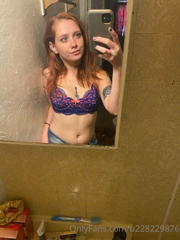 Dye my hair or keep it the color it is now?
