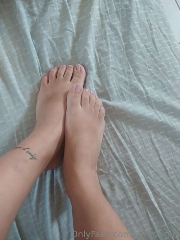 Primo shooting dei miei piedini, sistemati per voi ✨
