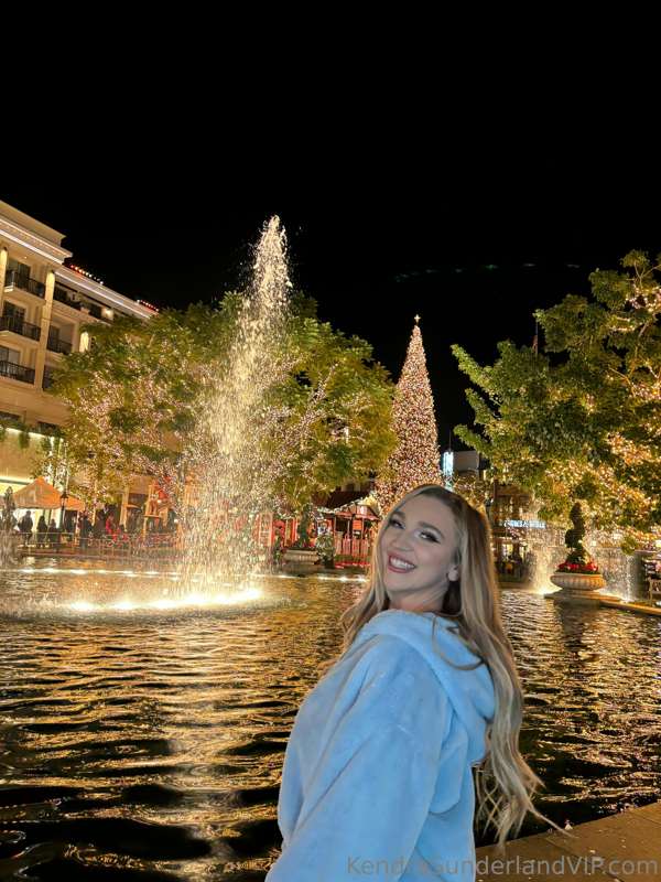 Photo 424 of Kendra Sunderland on Tocromo