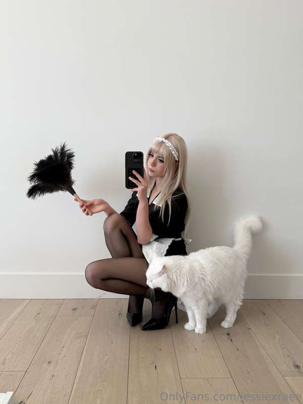 my kitty is in your dms too ;)